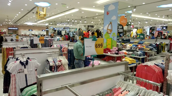 V2 Retail in Dilawer Pur